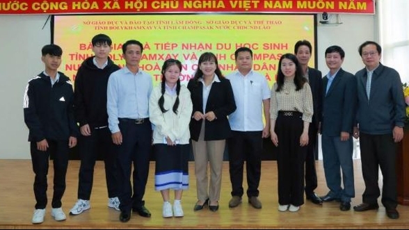 ເລິມດົງ: ຮັບນັກສຶກສາຕ່າງປະເທດຈາກແຂວງ ບໍລິຄຳໄຊ ແລະ ຈຳປາສັກ ຂອງປະເທດເພື່ອນ ລາວ