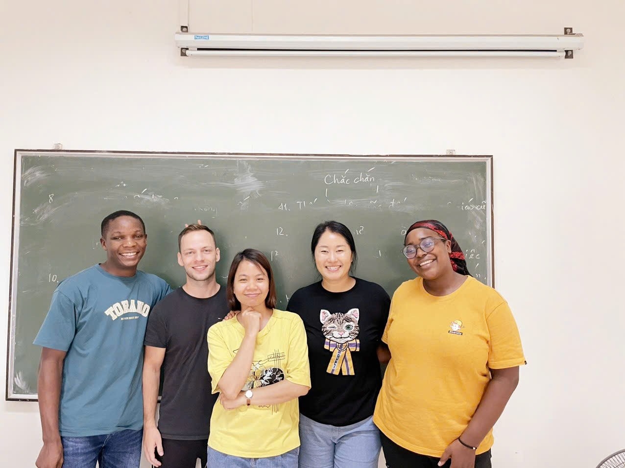 ບັນດາ “ເຄັດ​ລັບ​ເລັກ​ນ້ອຍ” ເມື່ອ​ສອນພາສາຫວຽດ​ນາມ​ໃຫ້​ຊາວ​ຕ່າງ​ປະ​ເທດ