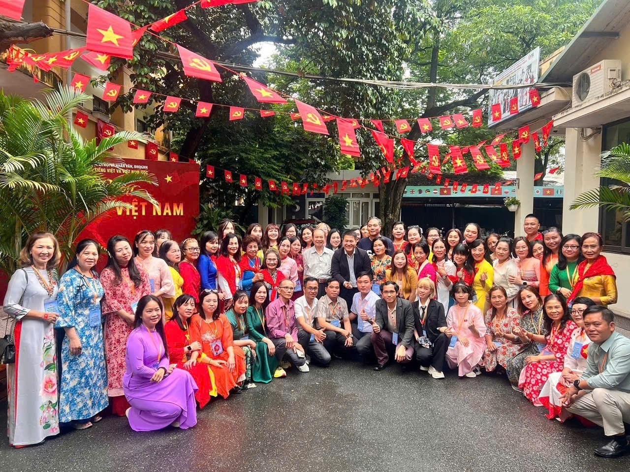 ອາຈານຊາວຫວຽດນາມ ຢູ່ Osaka ແລະ ການເດີນທາງຂອງການສອນພາສາແມ່ໃຫ້ເດັກນ້ອຍຫ່າງໄກຈາກບ້ານ ອາຈານຊາວຫວຽດນາມ ຢູ່ Osaka ແລະ ການເດີນທາງຂອງການສອນພາສາແມ່ໃຫ້ເດັກນ້ອຍຫ່າງໄກຈາກບ້ານ