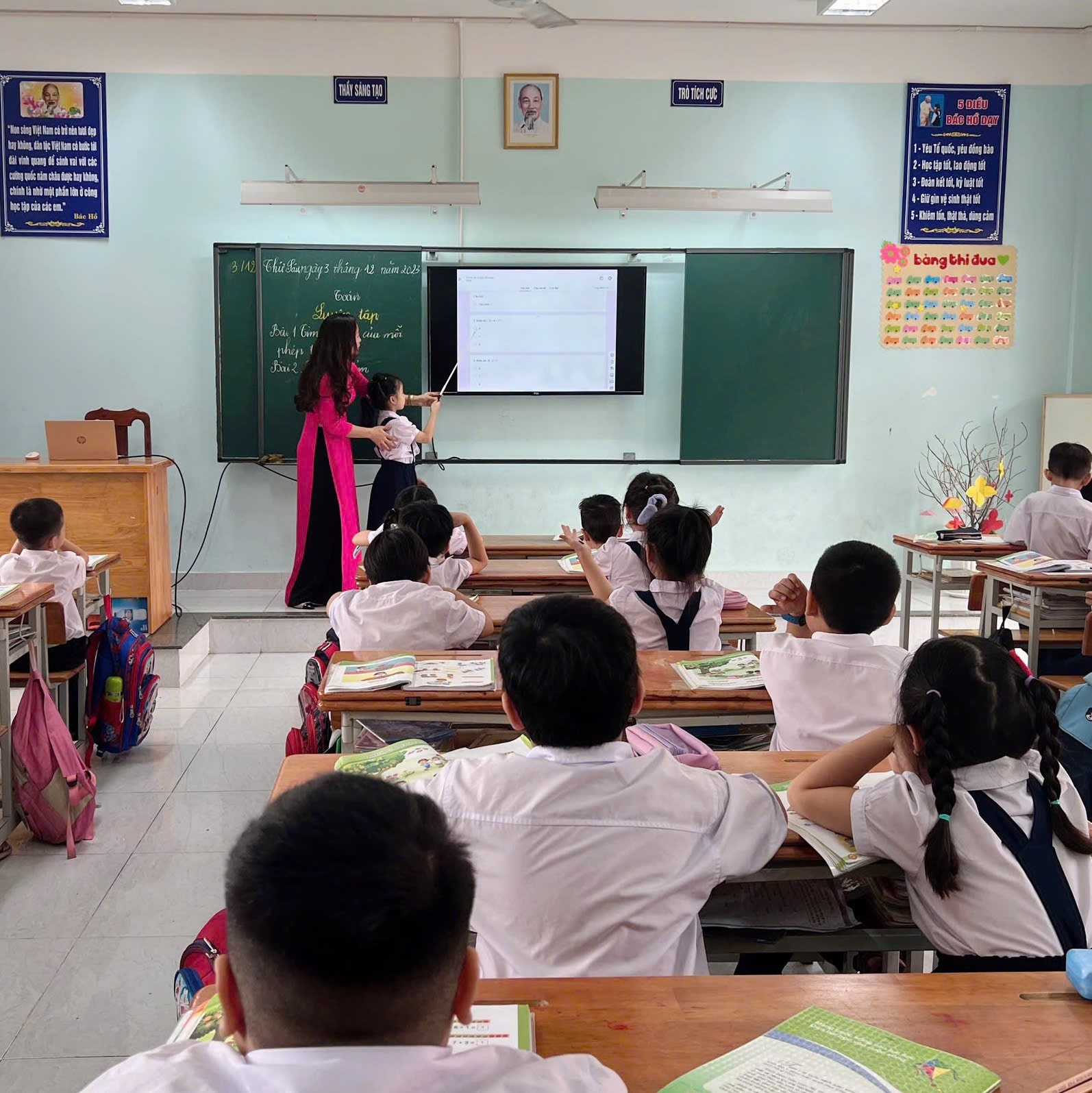 ປອ. ຈາມີ ເປີດ​ເຜີຍ​ຄວາມ​ລັບ​ໃນ​ການ​ຊ່ວຍ​ໃຫ້​ລູກ “ອ່ານ ແລະ ຂຽນ​ໄດ້​ຢ່າງ​ຄ່ອງ​ແຄ້ວ” ​ພາ​ສາ​ຫວຽດນາມ