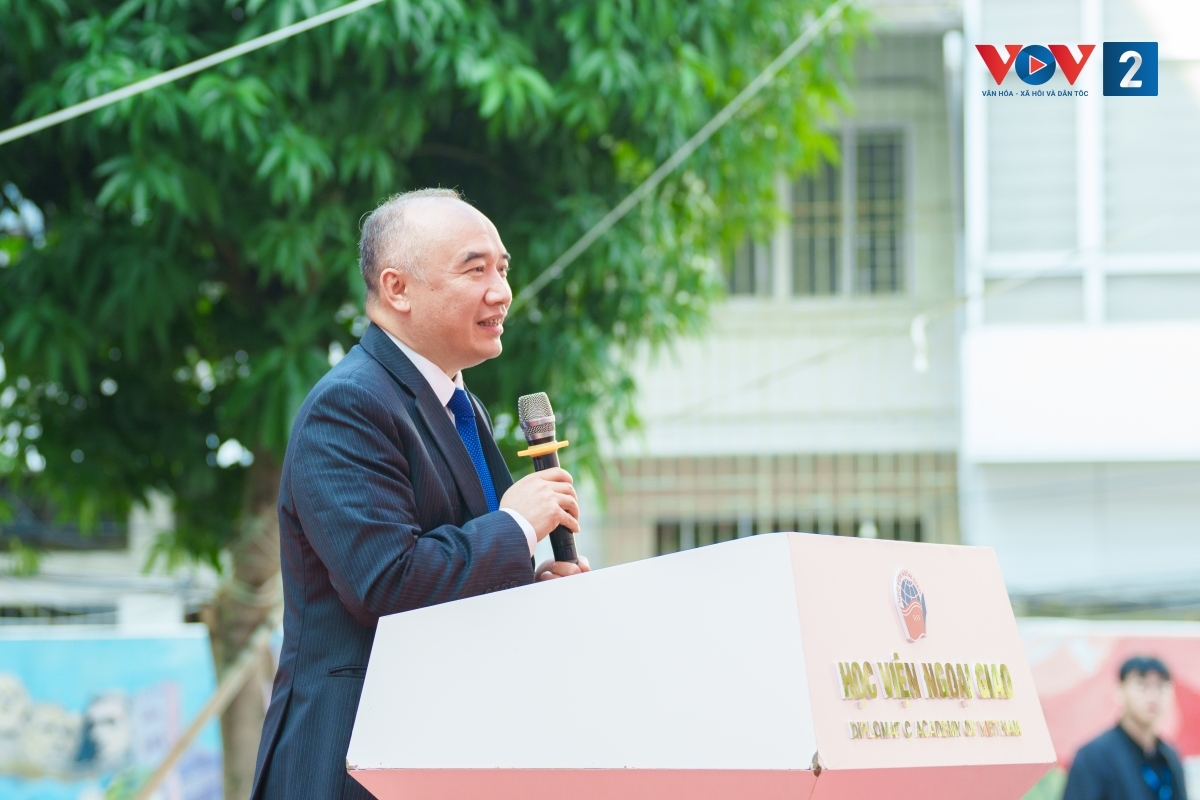 ທ່ານເອກອັກຄະລັດຖະທູດລາວ ເນັ້ນໜັກເຖິງຄວາມຮັບຜິດຊອບຂອງບັນດານັກສຶກສາໃນການພົວພັນມິດຕະພາບຫວຽດນາມ - ລາວ. ທ່ານເອກອັກຄະລັດຖະທູດລາວ ເນັ້ນໜັກເຖິງຄວາມຮັບຜິດຊອບຂອງບັນດານັກສຶກສາໃນການພົວພັນມິດຕະພາບຫວຽດນາມ - ລາວ.