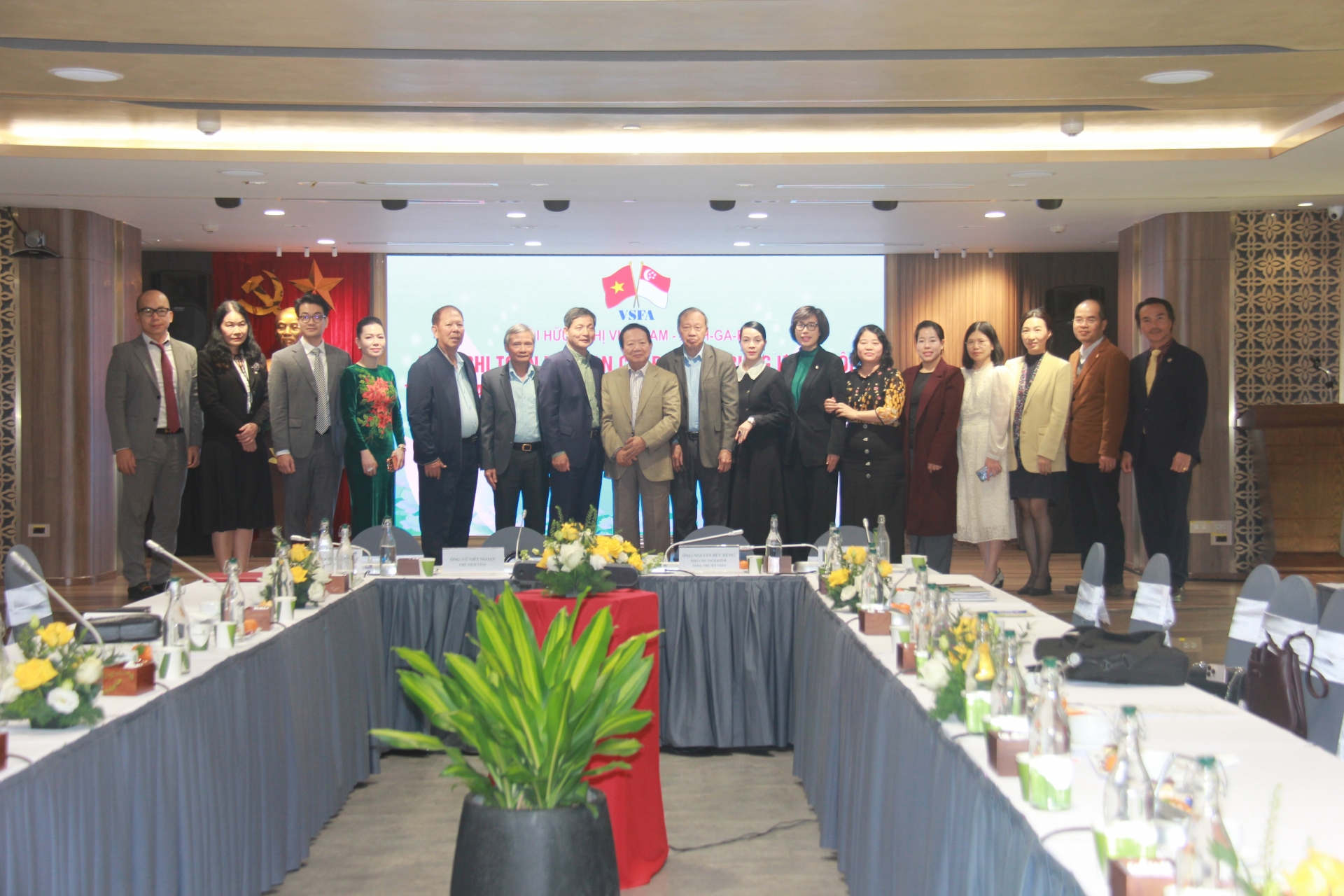 ສະມາຄົມມິດຕະພາບຫວຽດນາມ - ສິງກະໂປ: ເອົາການເຊື່ອມໂຍງວິສາຫະກິດ ແລະ ນະວັດຕະກໍາເປັນຫຼັກຂອງການເຄື່ອນໄຫວໃນປີ 2026.