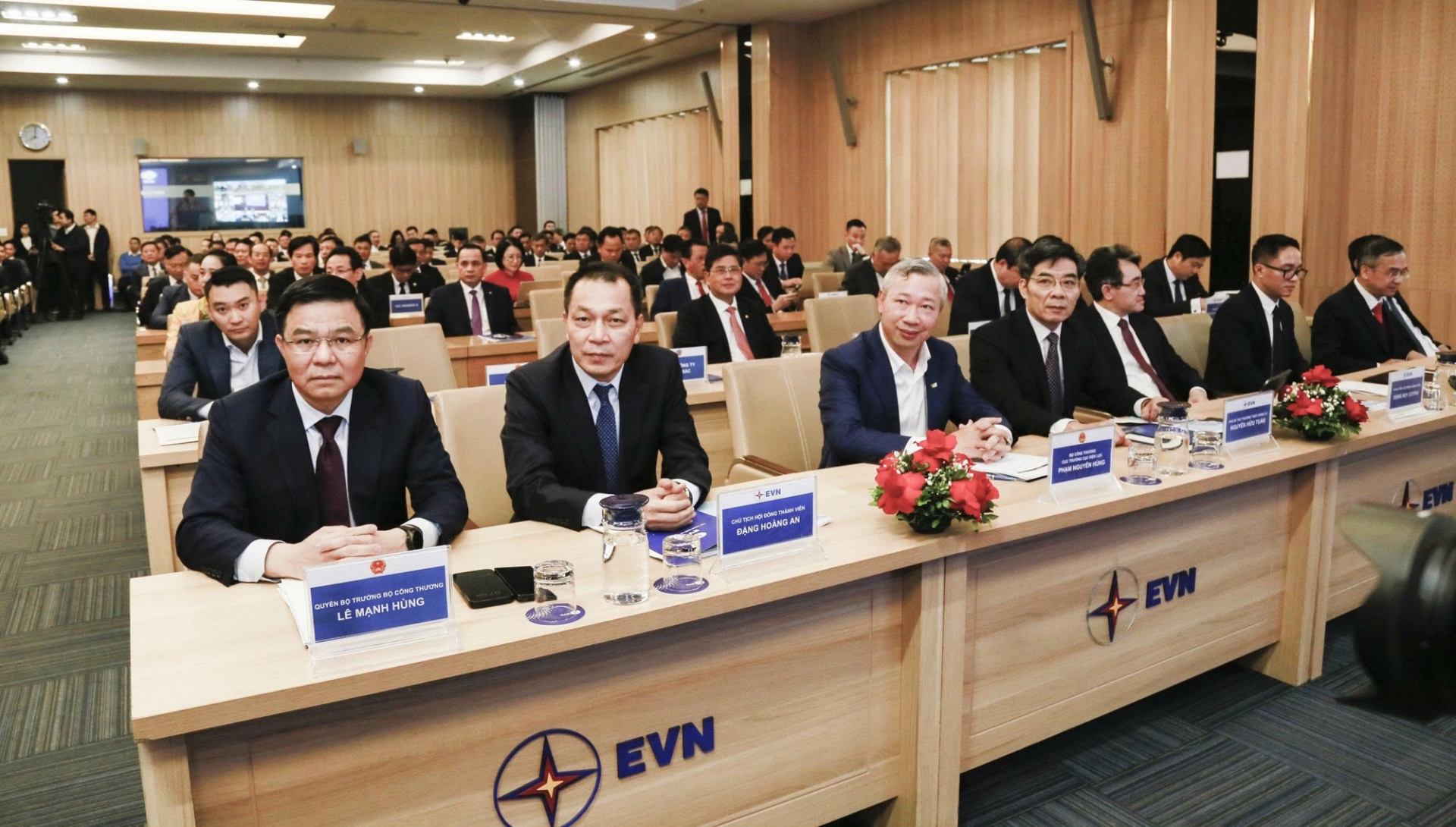 ຂະໜາດລະບົບໄຟຟ້າຫວຽດນາມຢູ່ອັນດັບທີ 2 ໃນອາຊຽນ ຂະໜາດລະບົບໄຟຟ້າຫວຽດນາມຢູ່ອັນດັບທີ 2 ໃນອາຊຽນ