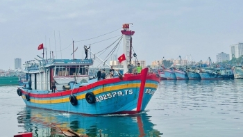 ດຳລັດໃໝ່ທີ່ຊີ້ນຳການຈັດຕັ້ງປະຕິບັດກົດໝາຍວ່າດ້ວຍການປະມົງ: ການຄຸ້ມຄອງເຮືອຫາປາທີ່ເຂັ້ມງວດຂຶ້ນ ແລະ ການຕ້ານການຫາປາ IUU.