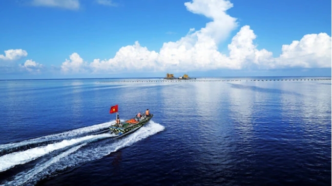 ການເຂັ້ມງວດໃນການຄຸ້ມຄອງ ແລະ ການຕ້ານ IUU: ລັດຖະດຳລັດສະບັບໃໝ່ເຮັດໃຫ້ຂອບກົດໝາຍສຳລັບຂະແໜງການປະມົງຢ່າງສົມບູນ.