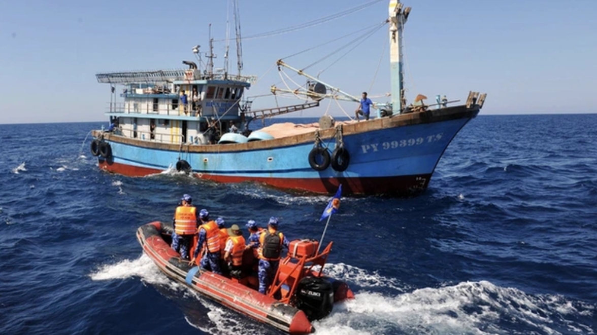 ທ່ານນາຍົກລັດຖະມົນຕີ ຮຽກຮ້ອງໃຫ້ມີ "ການປະກາດສົງຄາມ" ຕໍ່ຕ້ານການຫາປາ IUU ແລະ ການລະດົມຊັບພະຍາກອນສູງສຸດເພື່ອຍົກເລີກບັດເຫຼືອງ.