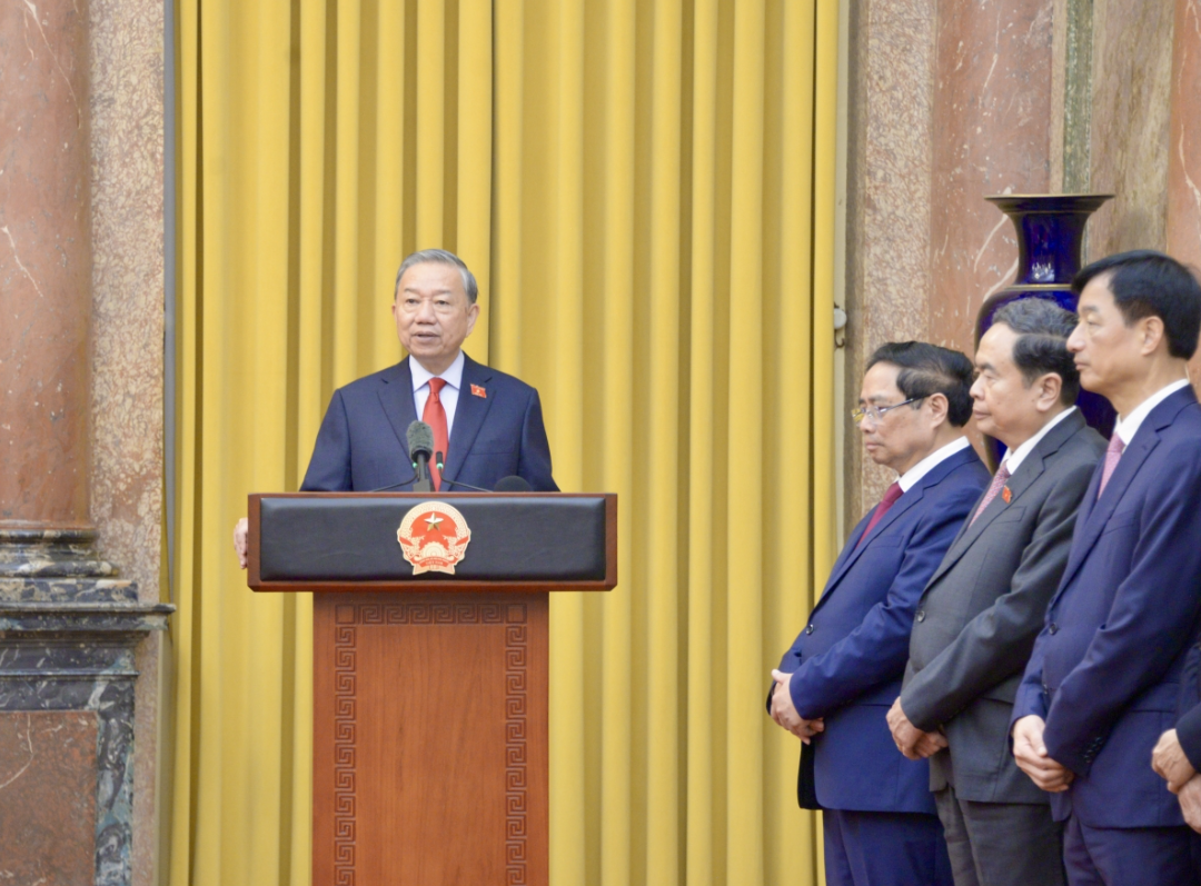 ໜ້າ​ທີ່​ສຳ​ຄັນ​ແຖວ​ໜ້າ​ຂອງ​ລັດ​ຖະ​ບານ​ຊຸດ​ໃໝ່​ແມ່ນ​ສ້າງ​ສະ​ພາບ​ແວດ​ລ້ອມ​ພັດ​ທະ​ນາ