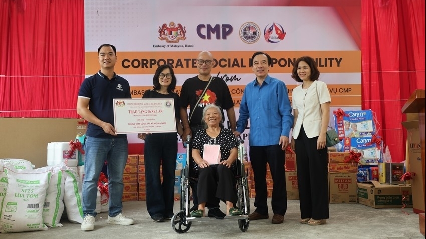 ການຊ່ວຍເຫຼືອຜູ້ດ້ອຍໂອກາດຢູ່ສູນສົງເຄາະສັງຄົມ ຮ່ານາມ ດ້ວຍມູນຄ່າກວ່າ 600 ລ້ານດົງ