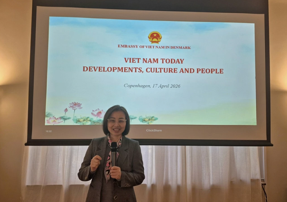 ນຳຫວຽດນາມ ເຂົ້າມາໃກ້ຊິດຕື່ມອີກ ກັບໝູ່ເພື່ອນດານມາກ ແລະ ສາກົນ