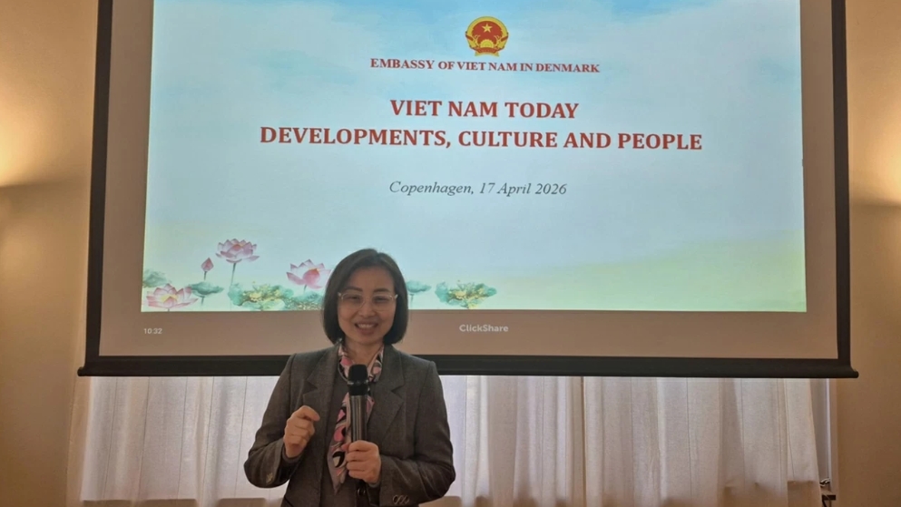 ນຳຫວຽດນາມ ເຂົ້າມາໃກ້ຊິດຕື່ມອີກ ກັບໝູ່ເພື່ອນດານມາກ ແລະ ສາກົນ