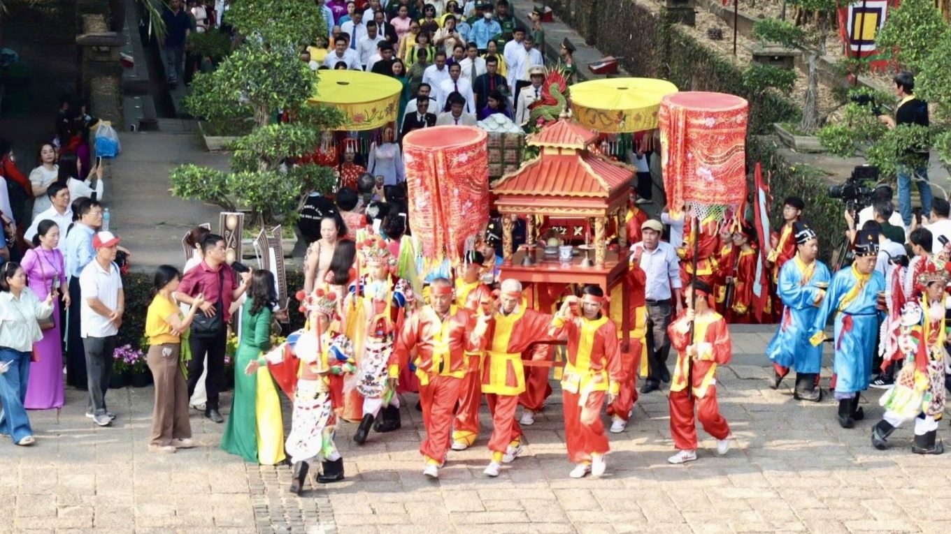 ນະຄອນໂຮ່ຈີມິນ ຈັດພິທີສະເຫຼີມສະຫຼອງວັນບຸນໄຫວ້ພະເຈົ້າຮຸ່ງ ຢ່າງສົມກຽດ, ເຜີຍແຜ່ຈິດວິນຍານມຸ່ງສູ່ຕົ້ນກຳເນີດ