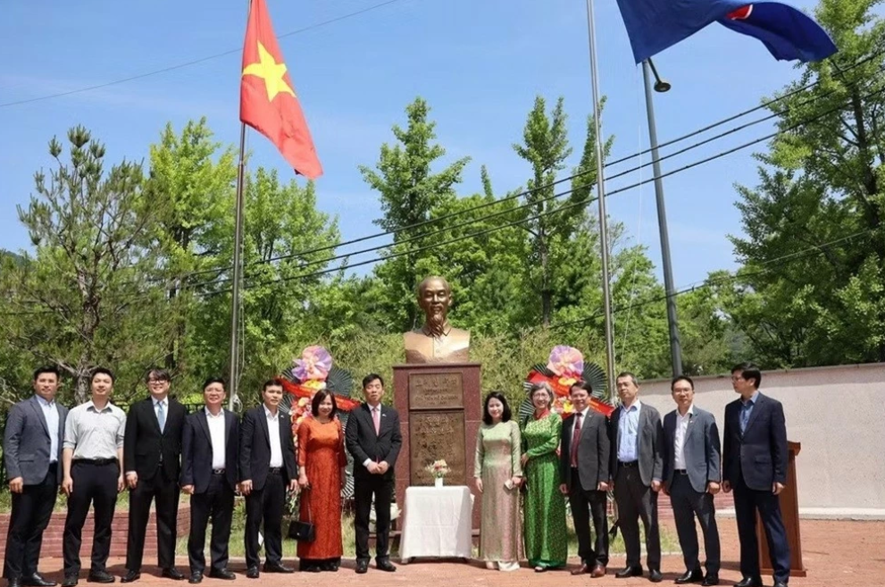ເຊີດຊູ ແລະ ເຜີຍແຜ່ຄຸນຄ່າດ້ານມະນຸດສະທຳ ຂອງແນວຄິດ ໂຮ່ຈີມິນ ຢູ່ ສ.ເກົາຫຼີ