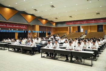 ນັກສຶກສາຫວຽດນາມ ດຳລົງຊີວິດຢ່າງມີຄວາມຮັບຜິດຊອບ ແລະ ຮ່ຳຮຽນຢູ່ລາວຢ່າງຈິງຈັງ