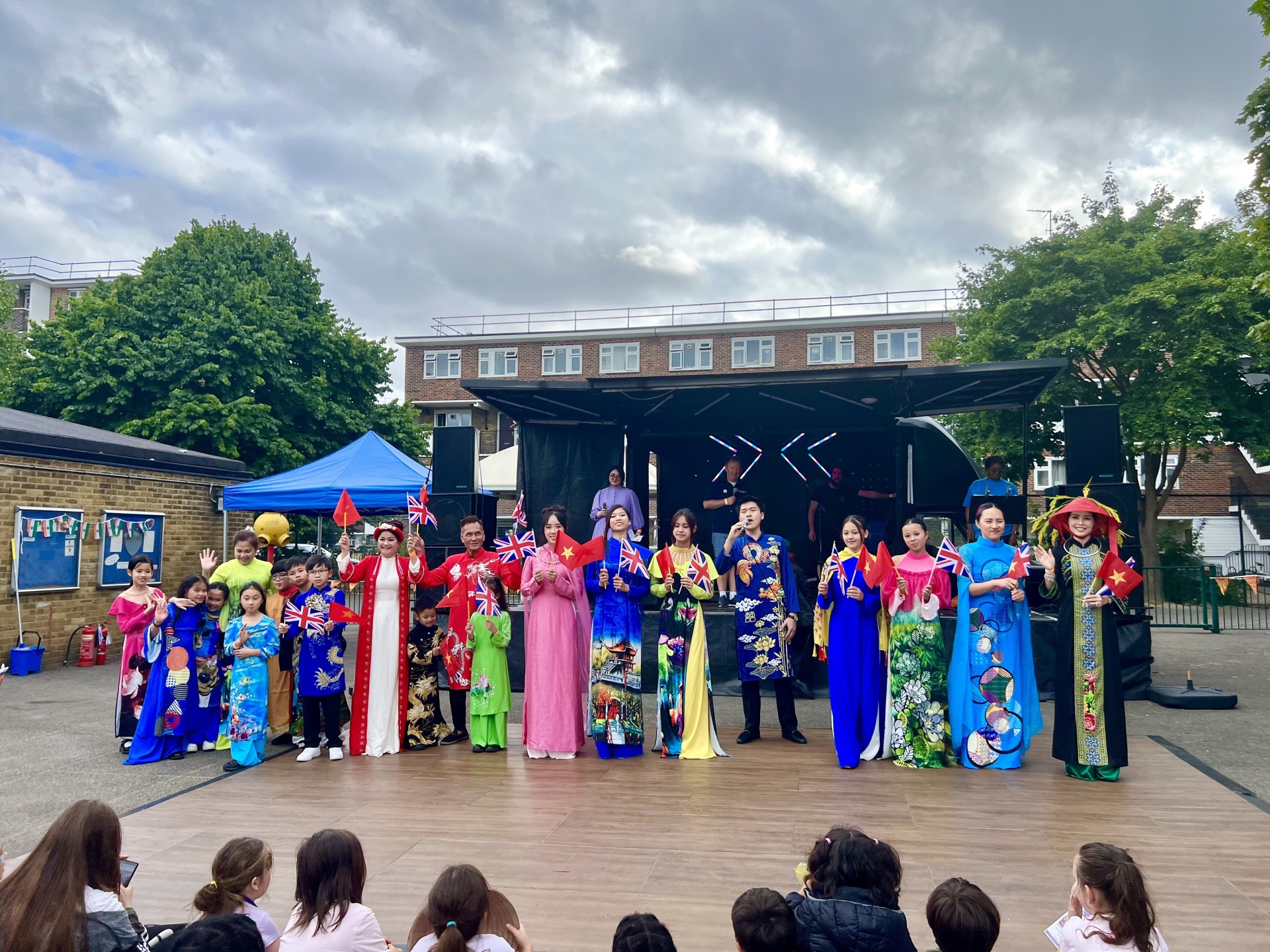 Happy Streets Festival 2025 ຢູ່ ລອນດອນ: ເຜີຍແຜ່ສີສັນວັດທະນະທຳຫວຽດນາມ