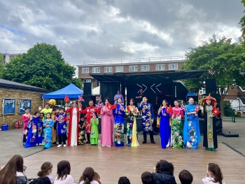 Happy Streets Festival 2025 ຢູ່ ລອນດອນ: ເຜີຍແຜ່ສີສັນວັດທະນະທຳຫວຽດນາມ