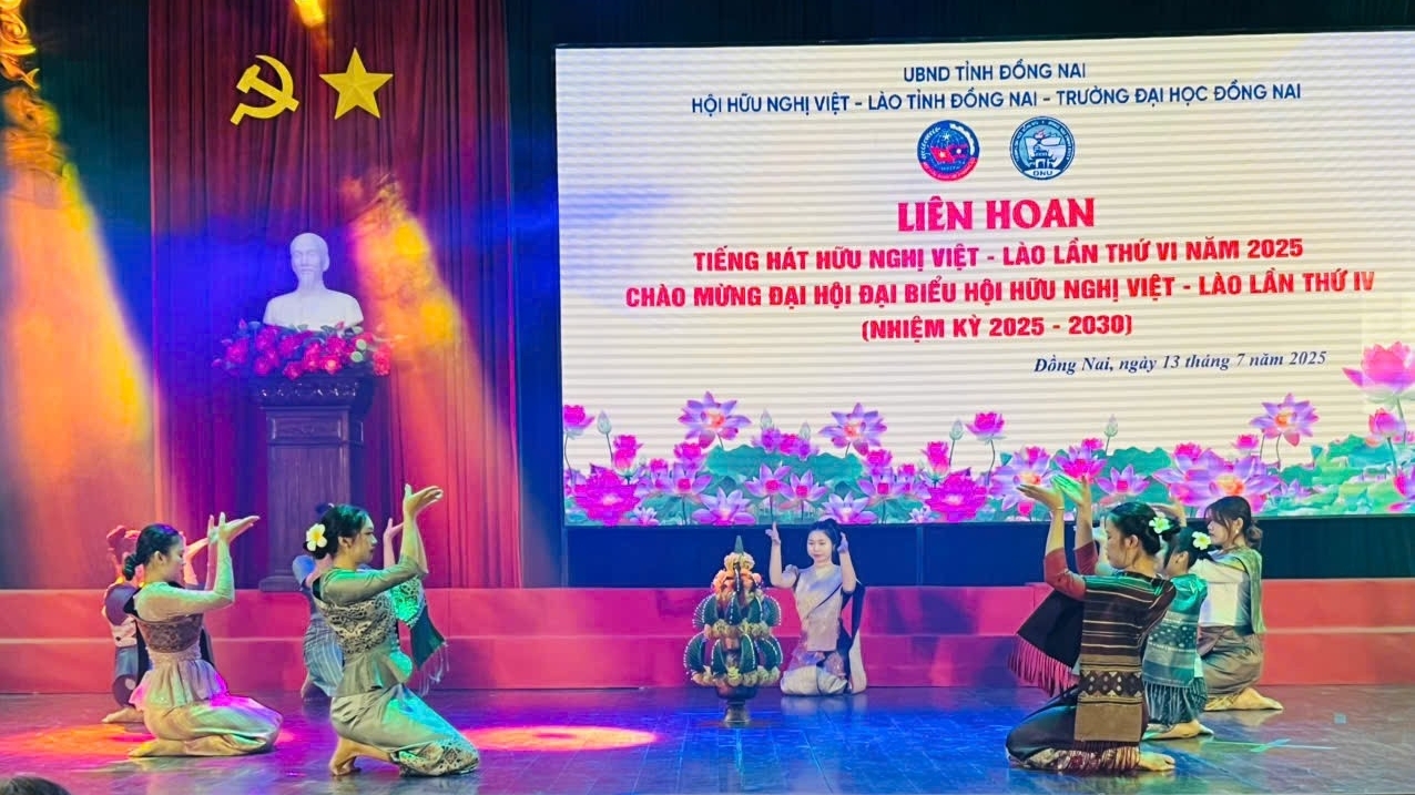 30 ສາຂາສະມາຄົມມິດຕະພາບ ຫວຽດນາມ - ລາວ ແຂວງ ດົ່ງນາຍ ເຂົ້າຮ່ວມງານມະໂຫລານທຳນອງມິດຕະພາບຄັ້ງທີ 6