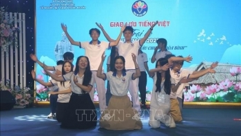 ຊາວໜຸ່ມຫວຽດນາມຢູ່ຕ່າງປະເທດແລກປ່ຽນພາສາຫວຽດນາມ “ສືບຕໍ່ຂຽນບົດເລື່ອງສັນຕິພາບ”