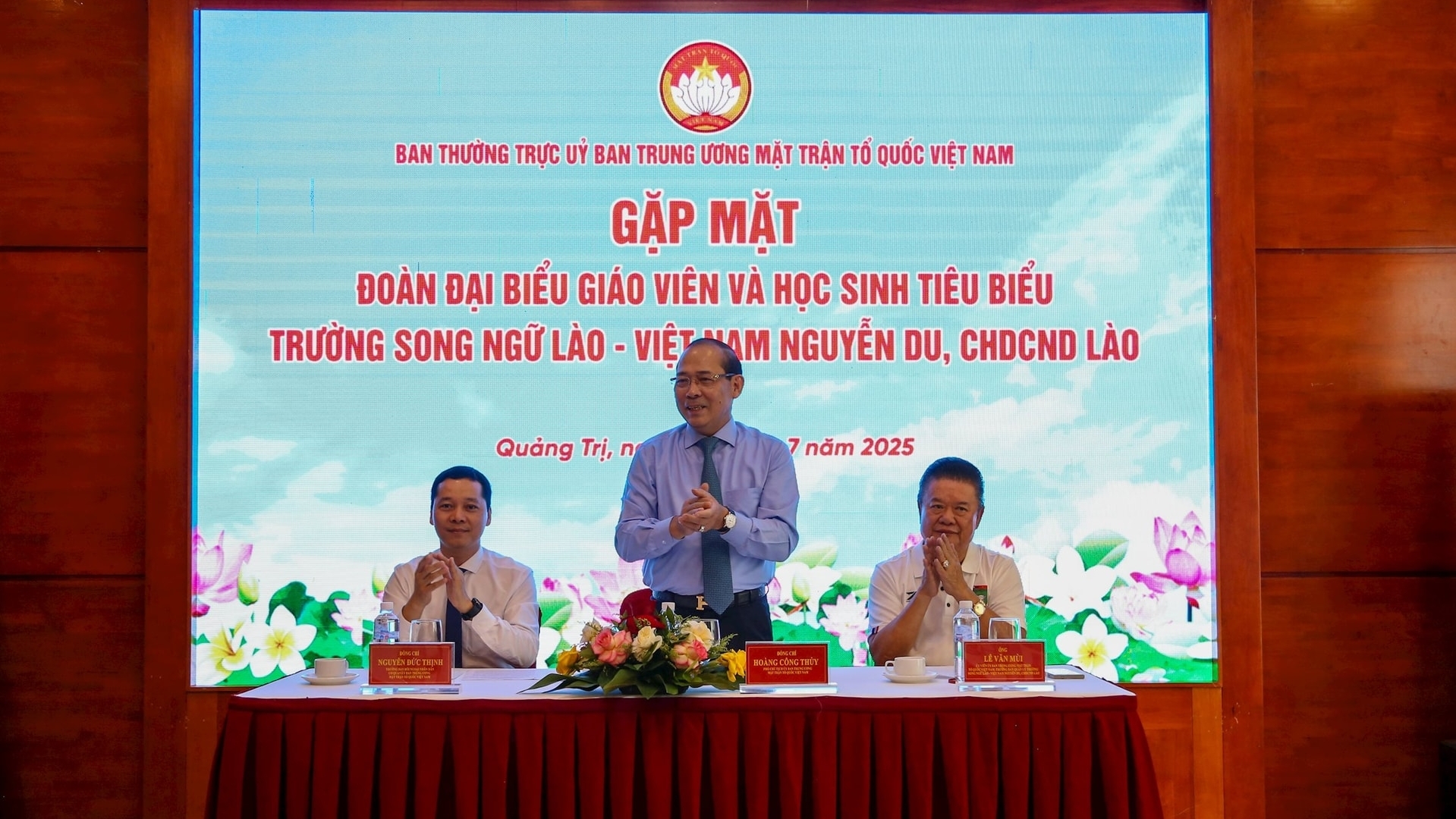 ທ່ານຮອງປະທານ ຮ່ວາງກົງຖຸູຍ: ການຮັກສາພາສາຫວຽດແມ່ນໜ້າທີ່ທີ່ສັກສິດ, ມຸ່ງໄປເຖິງກົກເຄົ້າເຫງົ້າຕໍ