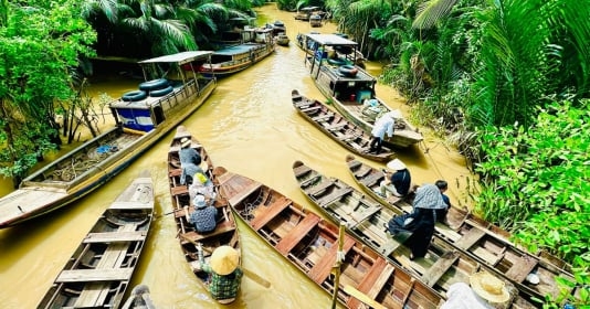 ເບ້ນແຈ່ ໄດ້ຄັດເລືອກເອົາເປັນຈຸດໝາຍປາຍທາງທີ່ດຶງດູດຢູ່ແຄມແມ່ນ້ຳໃນອາຊີ