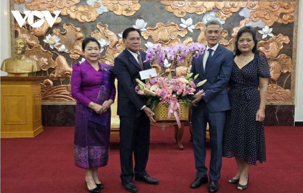 ທ່ານເອກອັກຄະລັດຖະທູດລາວ ປະຈຳ ກຳປູເຈຍ ອວຍພອນວັນຊາດ ຫວຽດນາມ