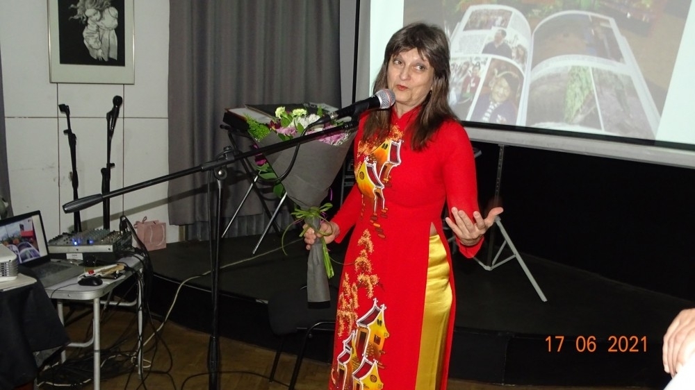 Kadrinka Kadrinova - ນັກຂ່າວ ບຸນກາຣີ ແລະ ສອງທົດສະວັດຂອງການຂຽນກ່ຽວກັບ "ຄວາມມະຫັດສະຈັນຂອງຫວຽດນາມ"