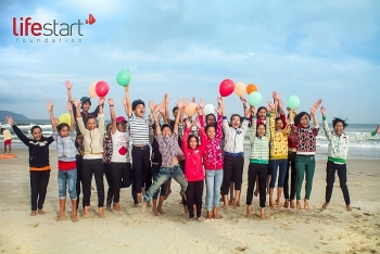 Lifestart Foundation ອຸປະຖຳອຸປະກອນການແພດ, ປຼາສະຕິກ ແລະປຶ້ມເລື່ອງເດັກນ້ອຍໃຫ້ແກ່ໂຮງໝໍແມ່ ແລະເດັກ ດ່າໜັງ