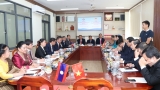ແນວໂຮມປະເທດຊາດຫວຽດນາມ ໂຮ່ຈີມິນ ມອບທຶນການສຶກສາເຕັມທຶນໃຫ້ບັນດາພະນັກງານແນວໂຮມ ແລະ ນັກສຶກສາລາວ