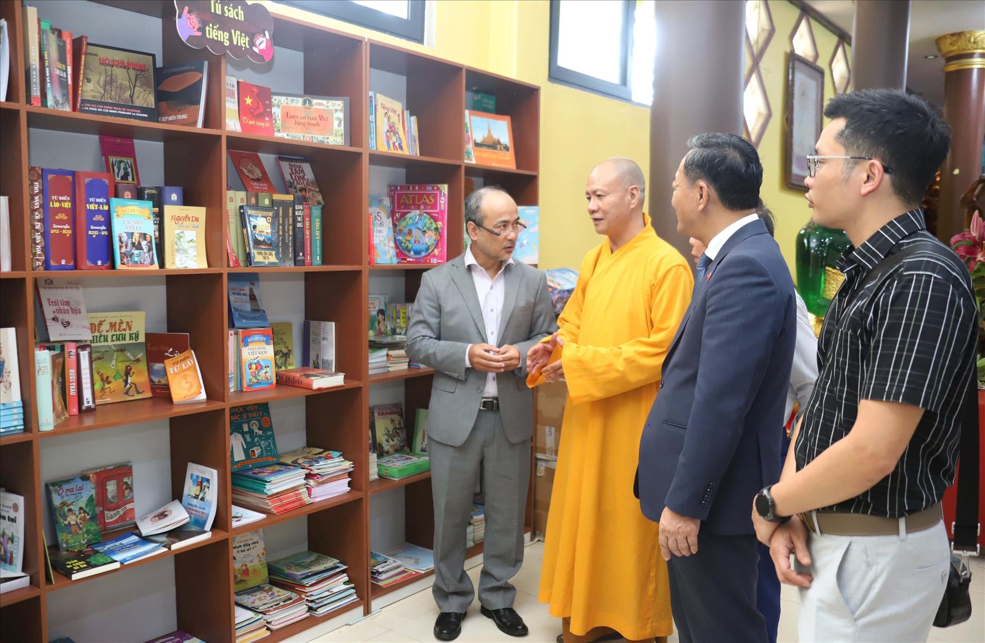 ເຜີຍແຜ່ວັດທະນະທຳ ແລະ ພາສາຫວຽດນາມ ຢູ່ລາວ