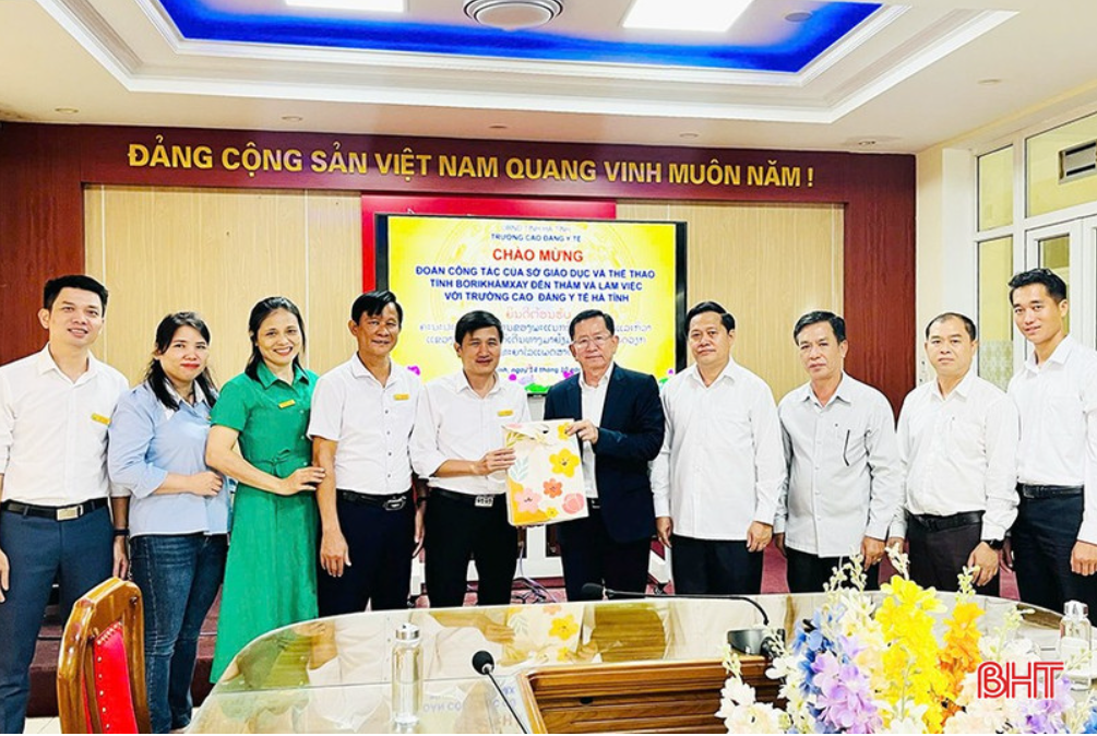 ການເດີນທາງໃໝ່ຂອງນັກສຶກສາລາວຢູ່ຮ່າຕິງ