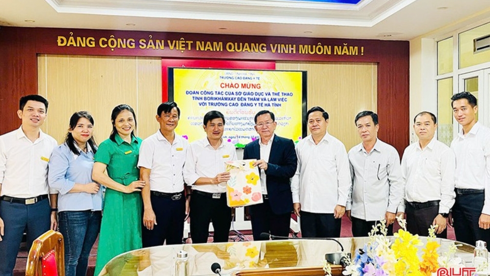 ການເດີນທາງໃໝ່ຂອງນັກສຶກສາລາວຢູ່ຮ່າຕິງ