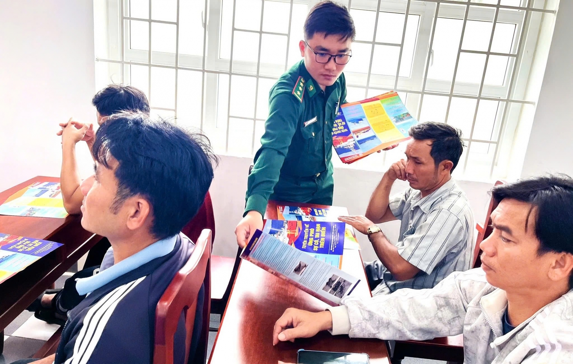 ແຄງຮວ່າ ຜະລິດຜົນການປະຊາສຳພັນ, ກວດກາ ຮືບຮົບການປ້ອງກັນການປະມົງ IUU