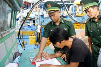 ຊາວປະມົງ ແລະ ກຳລັງປ້ອງກັນຊາຍແດນ ດຳເນີນມາດຕະການປ້ອງກັນການປະມົງ IUU ຢ່າງຄົບຊຸດ