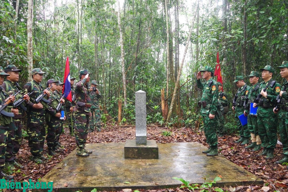 ຍູ້ແຮງການປະສານງານໃນການຄຸ້ມຄອງ ແລະ ປົກປ້ອງເສັ້ນທາງຊາຍແດນຫວຽດນາມ - ລາວ ຍູ້ແຮງການປະສານງານໃນການຄຸ້ມຄອງ ແລະ ປົກປ້ອງເສັ້ນທາງຊາຍແດນຫວຽດນາມ - ລາວ