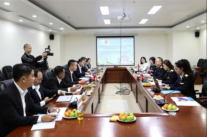 ຫວຽດນາມ - ລາວ: ຍົກສູງປະສິດທິຜົນຂອງການຮ່ວມມືໃນວຽກງານການຄຸ້ມຄອງພາສີ. ຫວຽດນາມ - ລາວ: ຍົກສູງປະສິດທິຜົນຂອງການຮ່ວມມືໃນວຽກງານການຄຸ້ມຄອງພາສີ.