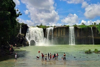 ນ​້ຳ​ຕົກຕາດ 15 ແຫ່ງ​ທີ່​ສວຍ​ງາມ​ທີ່​ສຸດ ແຕ່ ພາກ​ເໜືອ ຮອດ ພາກ​ໃຕ້ ຫວຽດ​ນາມ