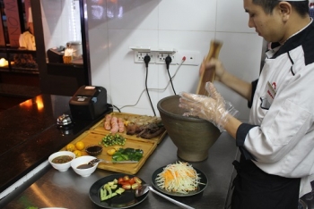 ຢາກໄດ້ມີແຟນເປັນຄົນລາວກໍ່ຕ້ອງຮຽນຮູ້ວິທີຕຳໝາກຫຸ່ງລົດແຊບ