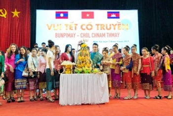 ງານພົບປະສັງສັນຕ້ອນຮັບບຸນປີໃໝ່ປະຈໍາຊາດໃຫ້ນັກສຶກສາລາວ ແລະ ກໍາປູເຈຍ