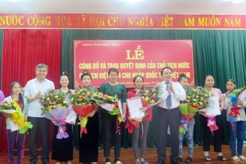 ພົນລະເມືອງລາວ 76 ຄົນ ໄດ້ຮັບສັນຊາດຫວຽດນາມ