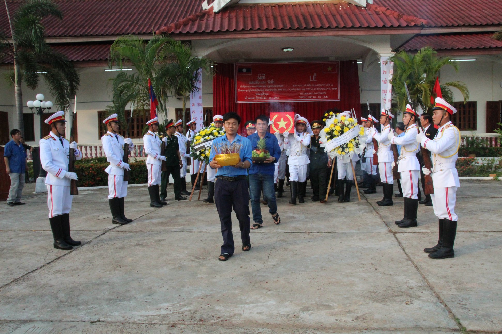 ແຂວງສາລະວັນຈັດສົ່ງ ອັດຖິທະຫານອາສາສະໜັກ ແລະ ຊ້ຽວຊານ ຫວຽດນາມ ກັບຄືນປະເທດ