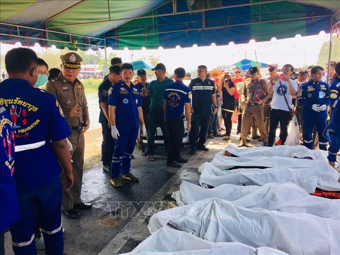 ຊ່ວຍເຫຼືອດ້ານເອກກະສານນຳສົ່ງສົບ ໃຫ້ຄອບຄົວຜູ້ຖືກເຄາະຮ້າຍ ຄົນຫວຽດນາມ 5 ຄົນ ເສຍຊີວິດໃນອຸບັດຕິເຫດ ຢູ່ປະເທດໄທ ກັບປະເທດຫວຽດນາມ ໄວທີ່ສຸດ.