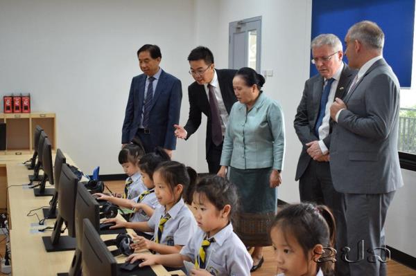 ຮອງ​ລັດຖະມົນ​ຕີ ກະຊວງ​ສຶກສາ​ທິການ ລົງ​ຕິດຕາມ ການ​ຮຽນ-ການ​ສອນ​ ໂຮງຮຽນ​ນານາ​ຊາດ ຮິດຟິວວຽງ​ຈັນ