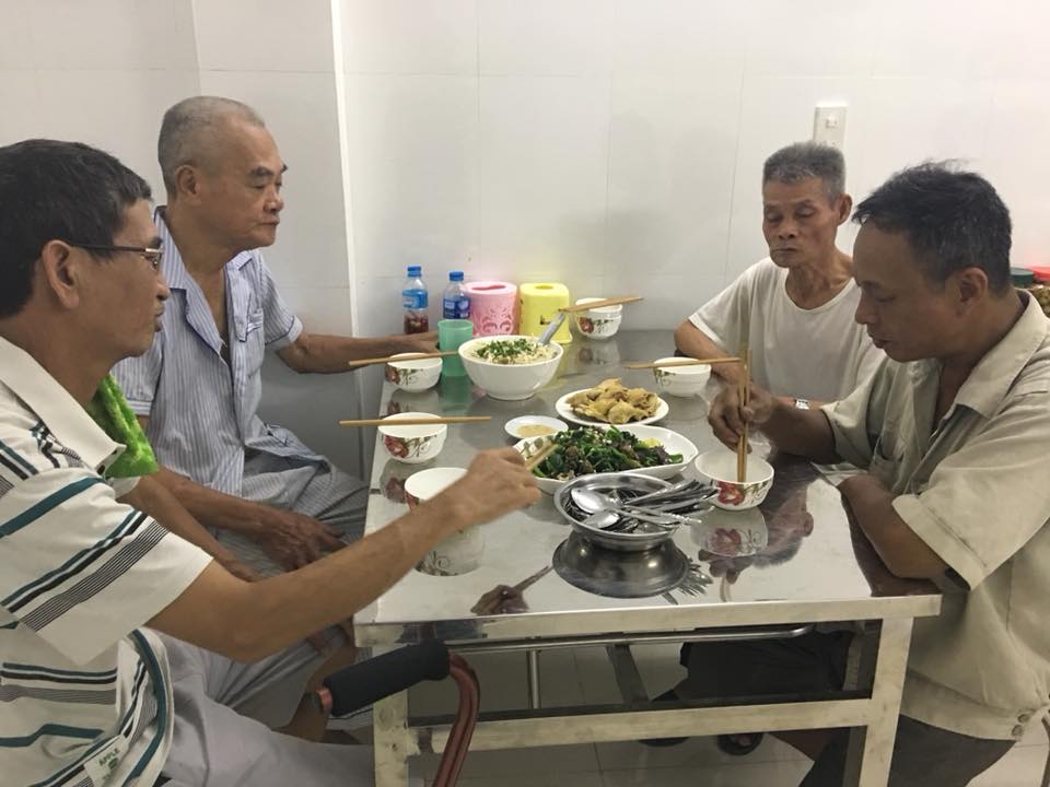 ເຮືອນພັກຄົນ​ຊະລາ ເຕັມໄປດ້ວຍຮັກແພງ ຢູ່ແຂວງ ຫ໋າຍຟ່ອງ