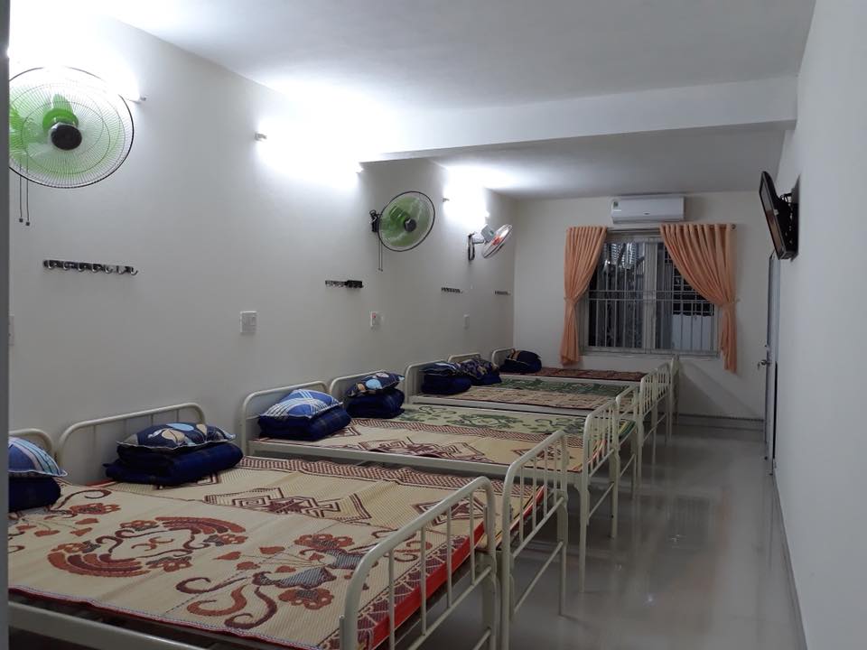ເຮືອນພັກຄົນ​ຊະລາ ເຕັມໄປດ້ວຍຮັກແພງ ຢູ່ແຂວງ ຫ໋າຍຟ່ອງ