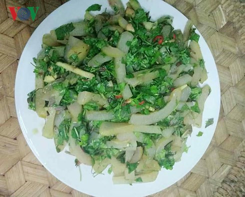 ສົ້ມຫນັງຄວາຍ - ອາຫານພິເສດຂອງຊາວເຜົ່າຜູ້ໄທ ຢູ່ເຊີນລາ