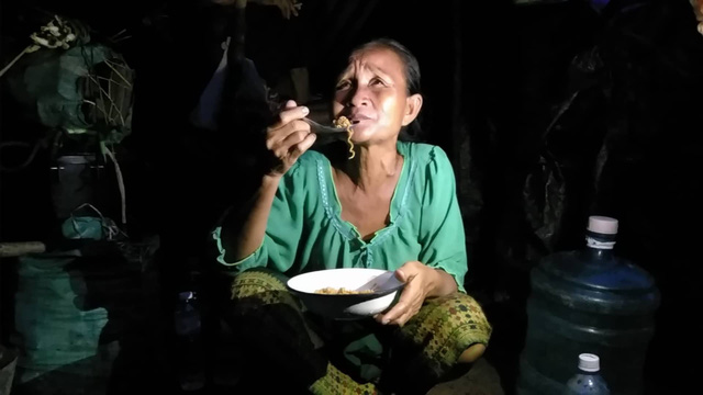 ສົດຈາກ ລາວ : ຄະນະຊ່ວຍເຫຼືອກູ້ໄພ ເຂົ້າມາຢ່າງບໍ່ຂາດສາຍ
