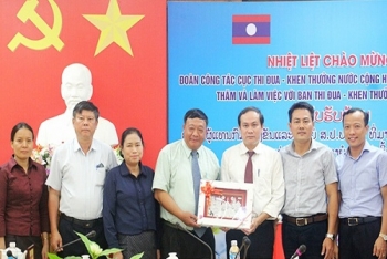 ແຂວງຮ່າຕິ໋ງ ແບ່ງປັນວຽກງານແຂ່ງຂັນ, ຍ້ອງຍໍ ກັບ ສປປ ລາວ