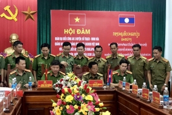 ການລົງລາຍເຊັນບົດບັນທຶກຊ່ວຍຈຳລະຫວ່າງບັນດາຫນ່ວຍງານຕໍາຫຼວດ ແລະ ປ້ອງກັນຄວາມສະຫງົບຢູ່ຊາຍແດນ ຫວຽດນາມ - ລາວ