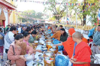 ປະຊາຊົນລາວທົ່ວປະເທດ  ເລີ່ມຕົ້ົ້ນບຸນບາດເຂົ້າພັນສາ