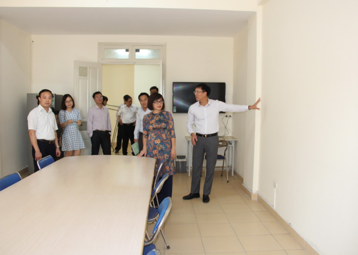 ວຽກງານການກໍ່ສ້າງວິຊາຊີບຍຸຕິທຳໃຫ້ແກ່ພະນັກງານລາວ