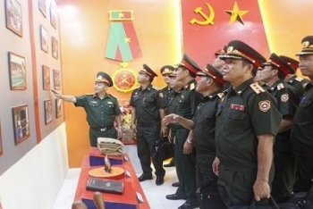 ຄະນະ ພະນັກງານ ຂະແໜງ ຄົມມະນາຄົມ ການທະຫານ ກອງທັບປະຊາຊົນລາວ ຢ້ຽມຢາມກອງພັນໃຫຍ່ 652